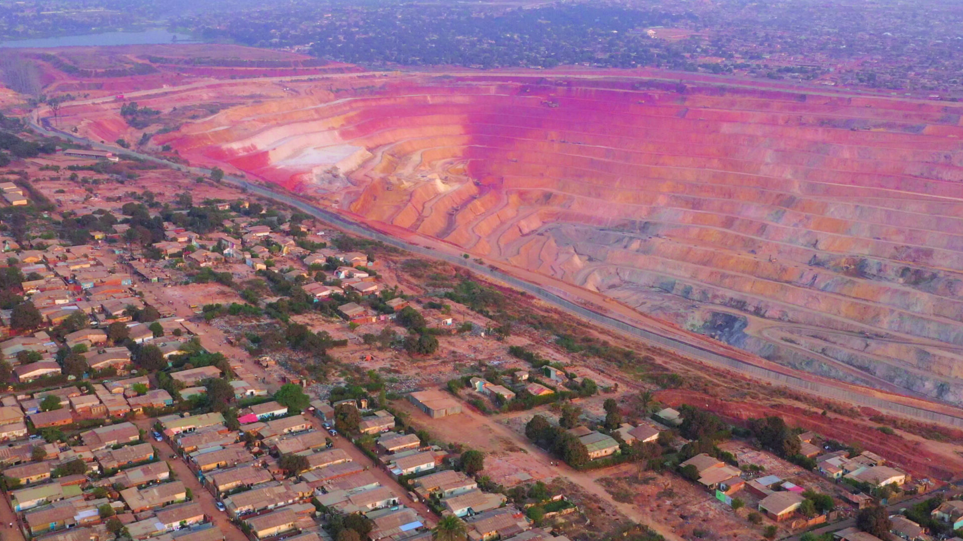 Drone photograph of the neighborhood of Gécamines Kolwezi, on the edge of the Kolwezi copper and cobalt mine operated by Chinese-owned company COMMUS, DRC, September 2022.